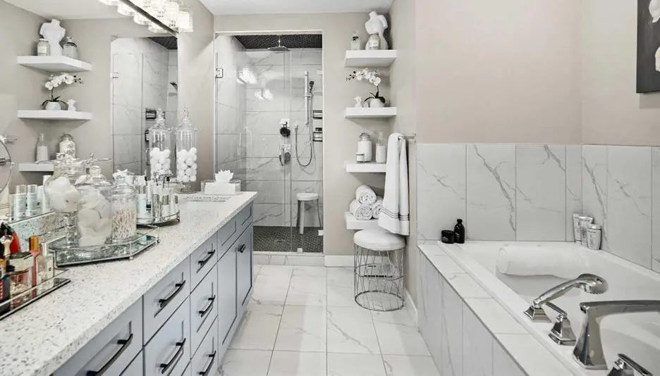 Bathroom cleaning transformation