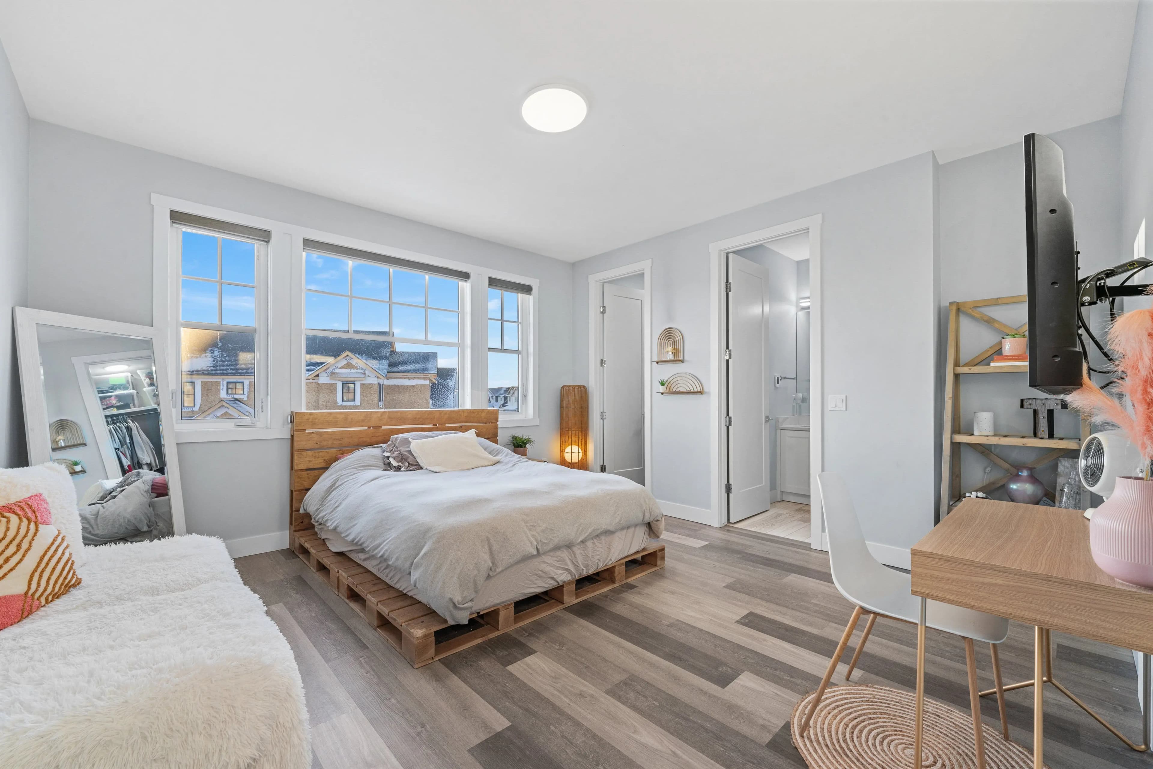 Bedroom cleaning transformation
